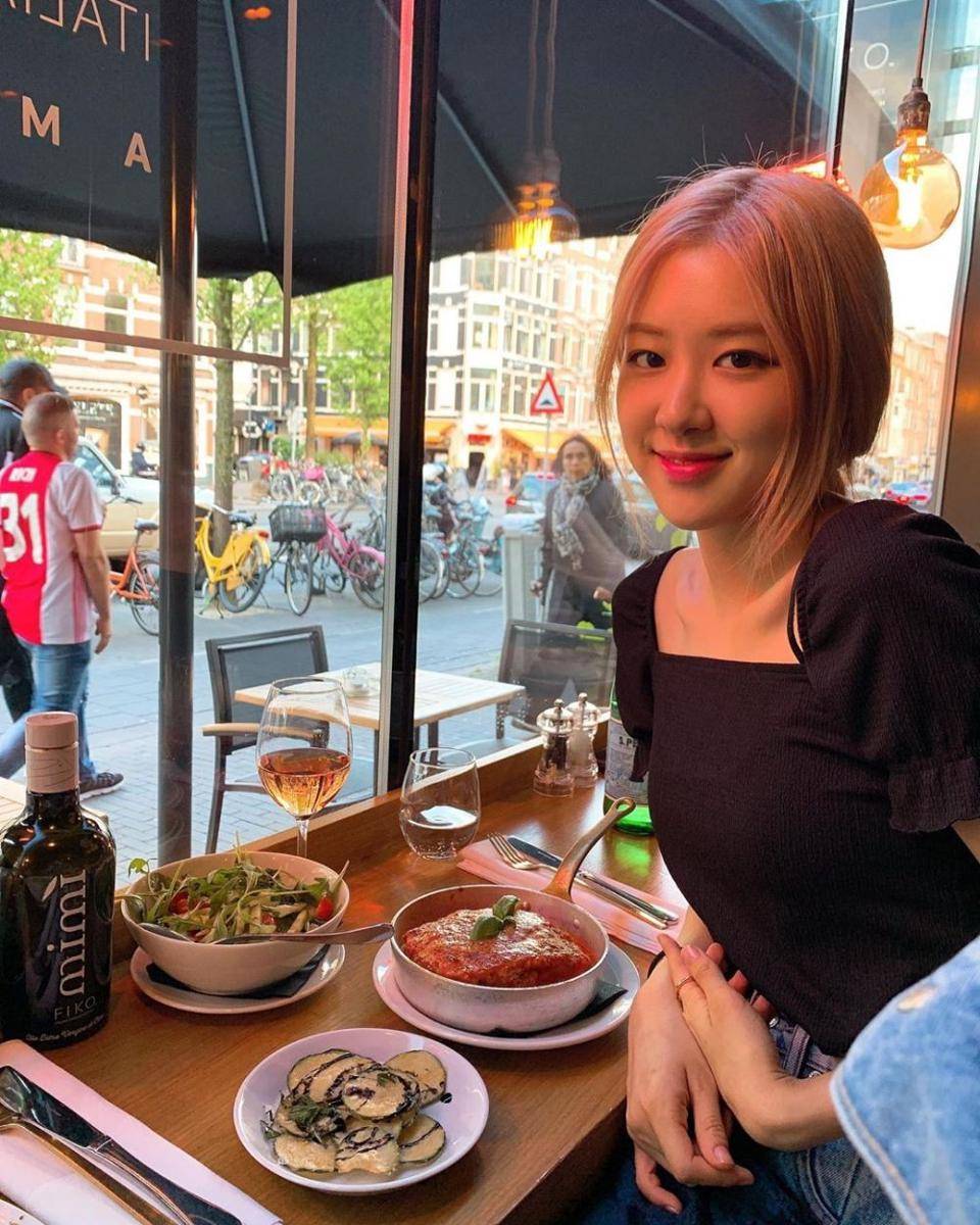 Instagram/roses_are_rosie