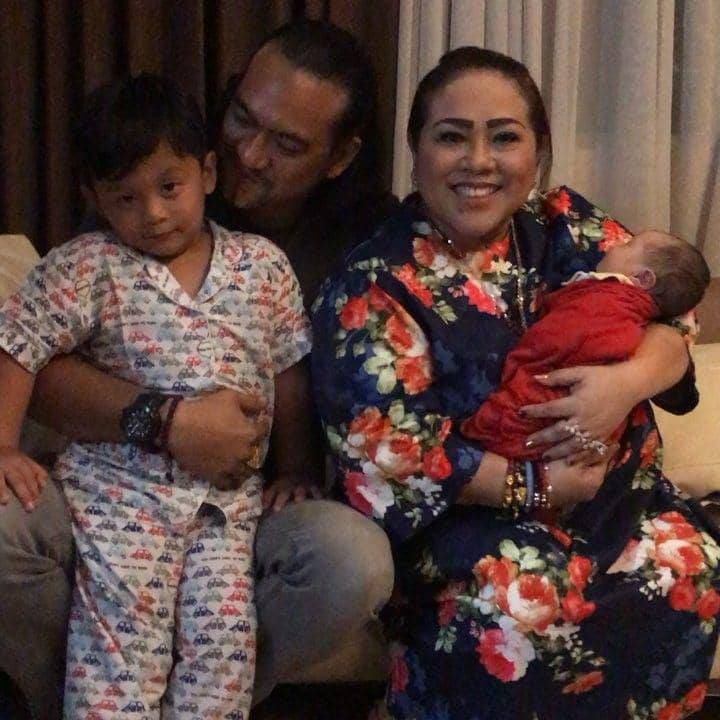 instagram.com/triretnoprayudati_nunung