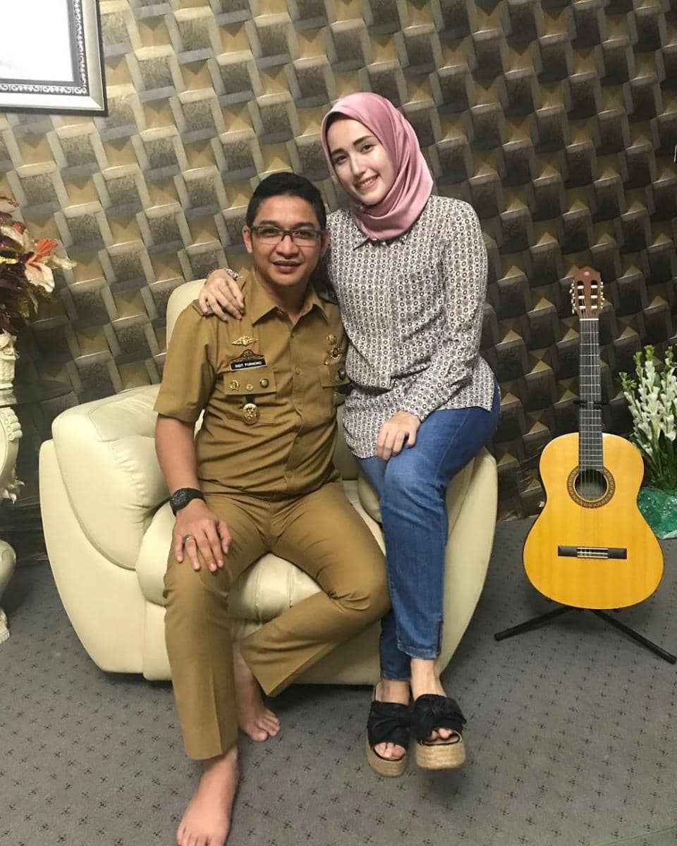 instagram.com/adeliapasha