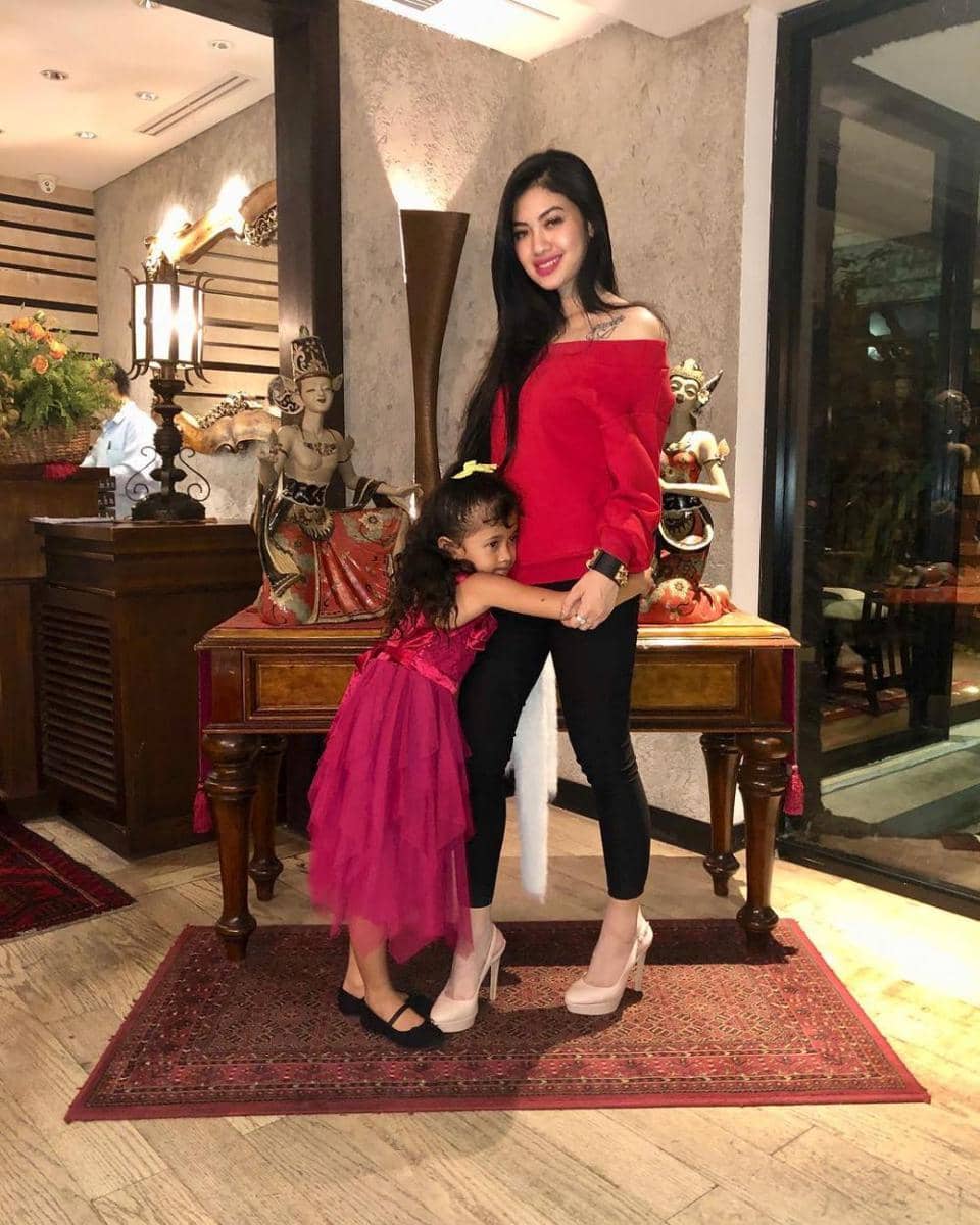 instagram.com/dellaperez