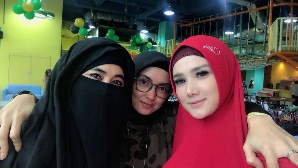 instagram.com/mulanjameela1