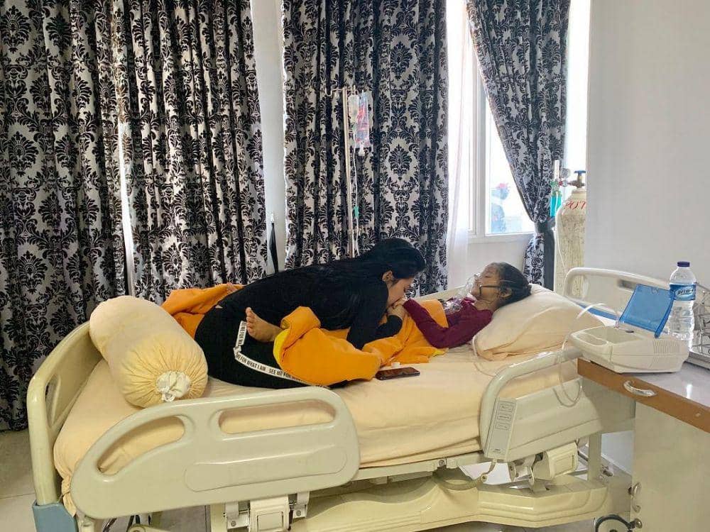 instagram.com/dellaperez