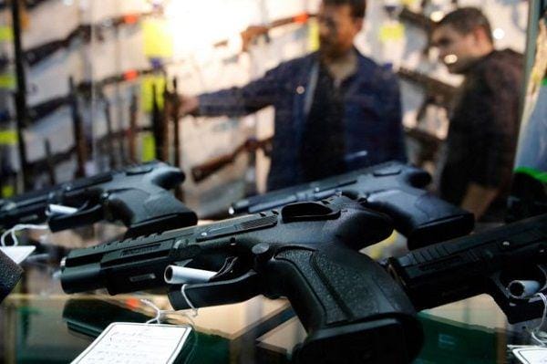 twitter.com/HolidayinSwiss1