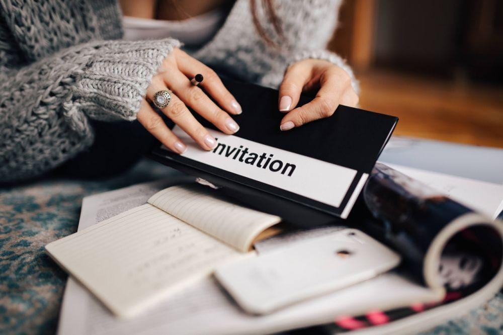 Ilustrasi undangan/kaboompics/Karolina Grabowska