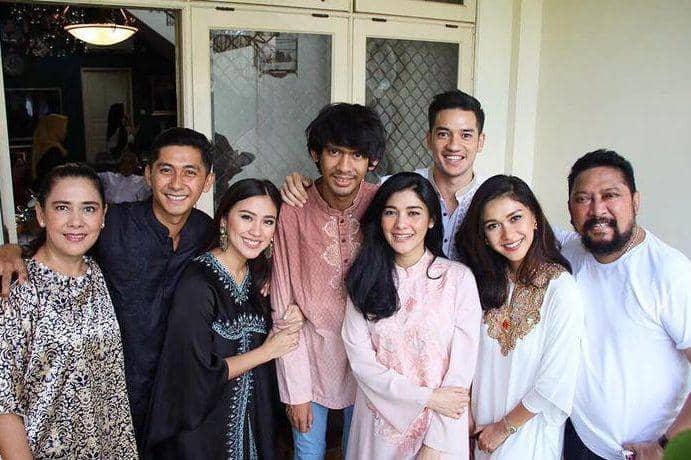 instagram.com/lydiakandou_