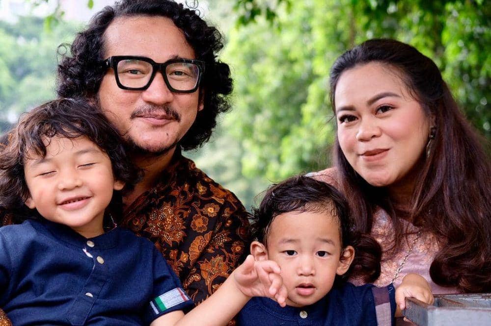 Arti Nama Tiga Anak Isa 'Bajaj', Pakai 3 Bahasa Asing Bermakna Indah