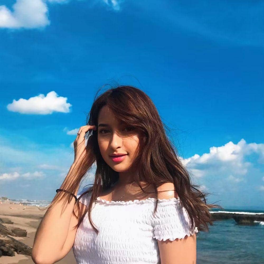 Instagram.com/jennifercoppenreal20