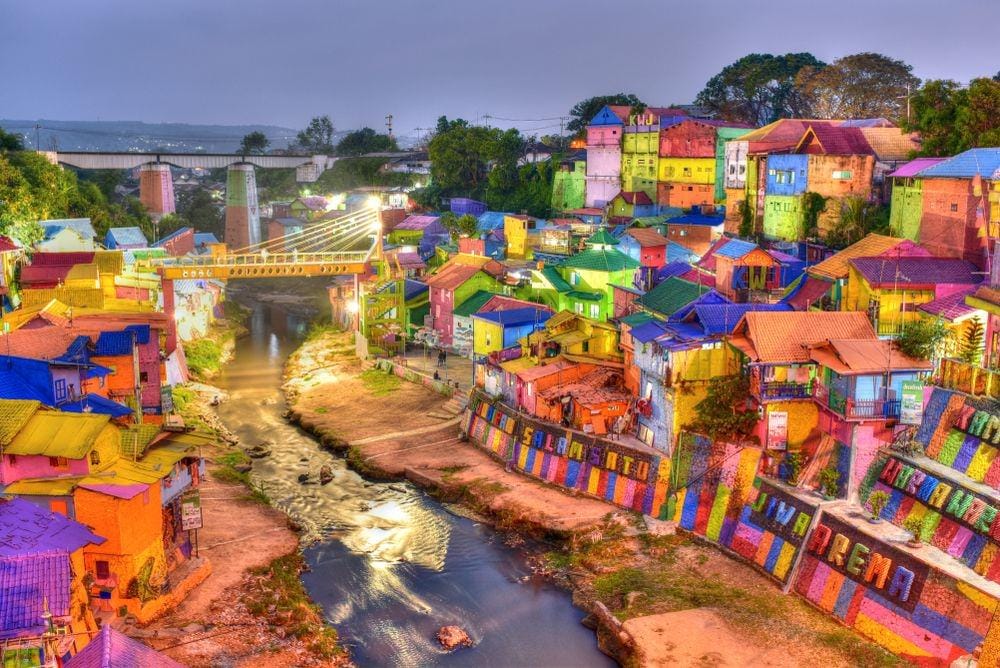 Shutterstock/akturer