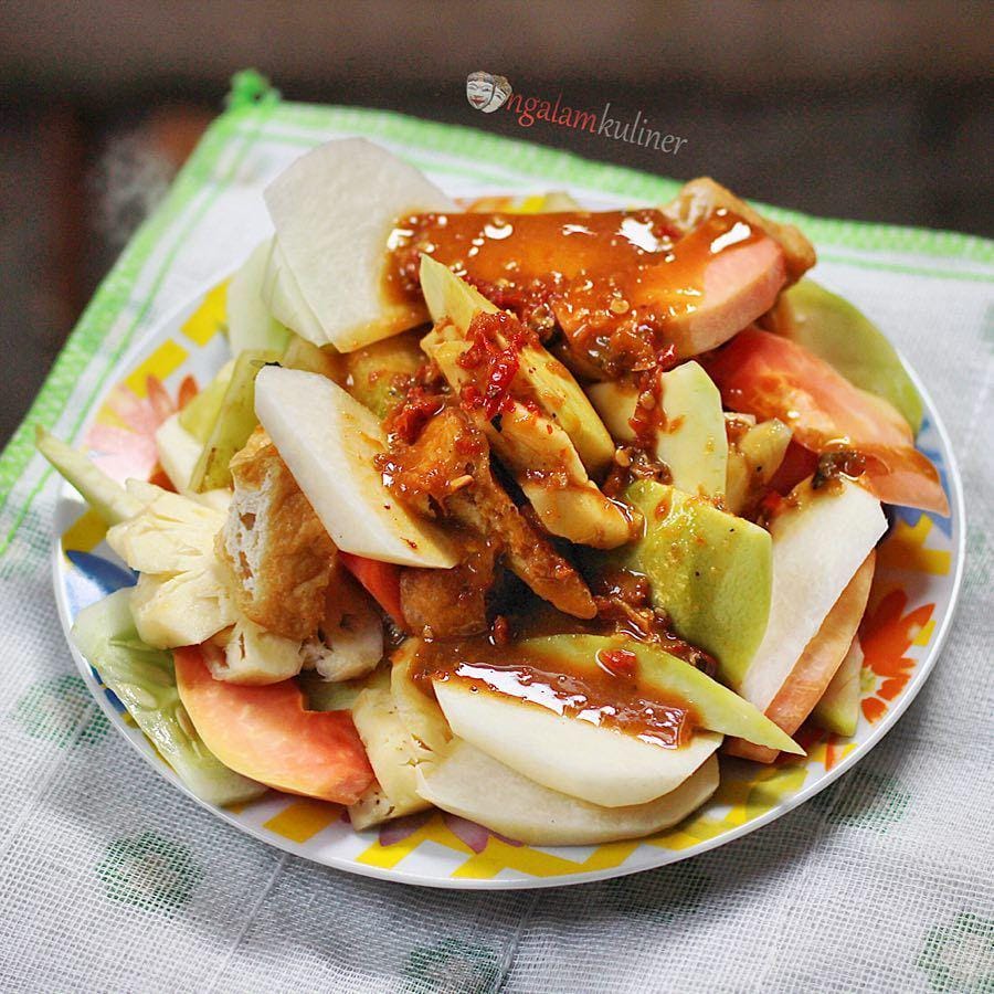 instagram.com/ngalamkuliner