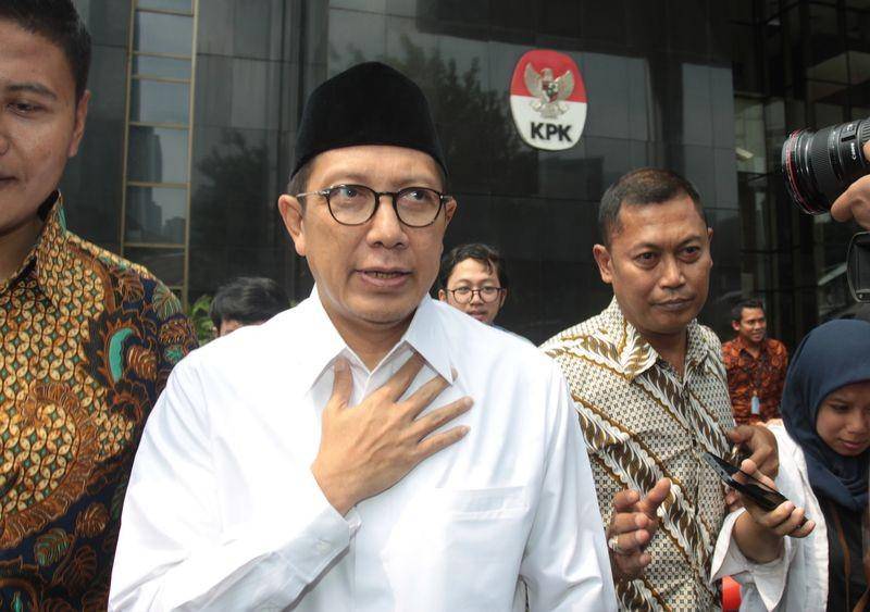 (Menteri Agama Lukman Hakim Saifuddin usai dipanggil oleh penyelidik KPK) ANTARA FOTO/Reno Esnir
