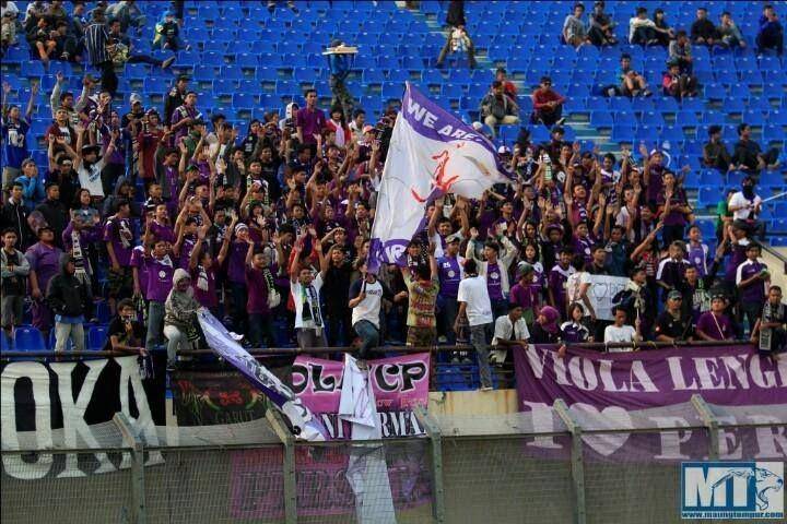 Fans Persita Tangerang, La Viola