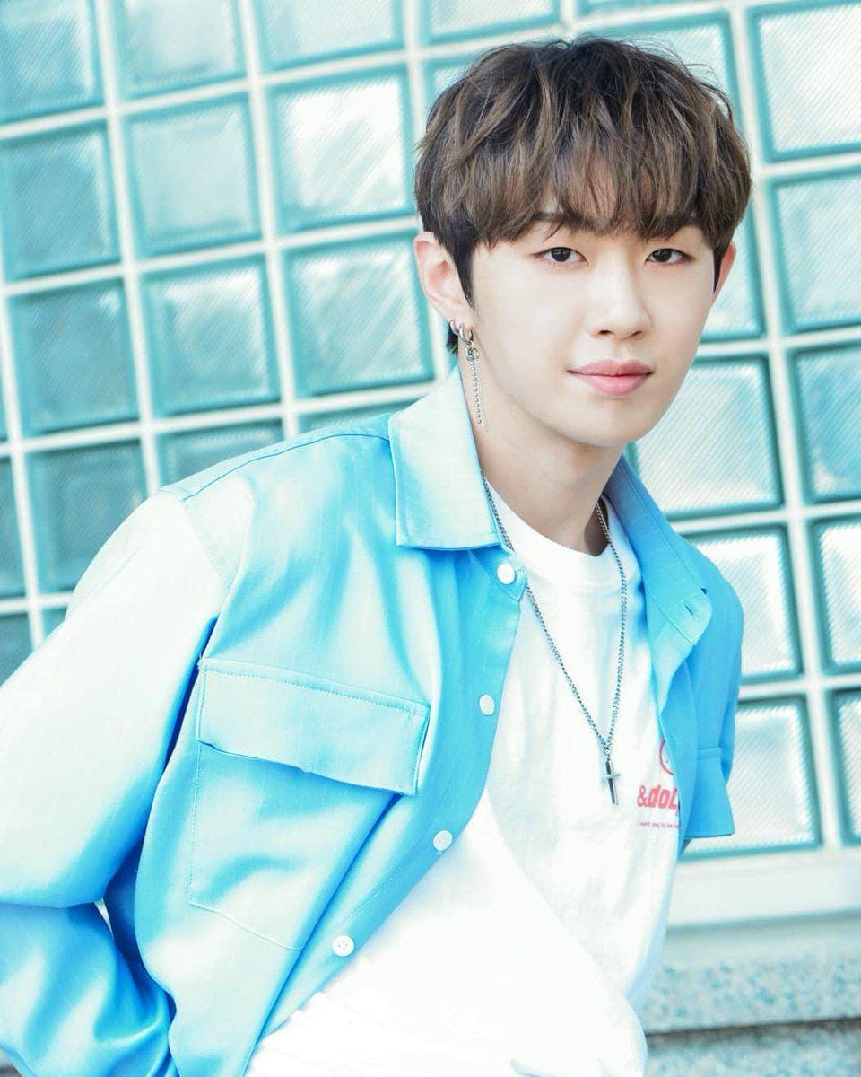 Twitter.com/@montlove1