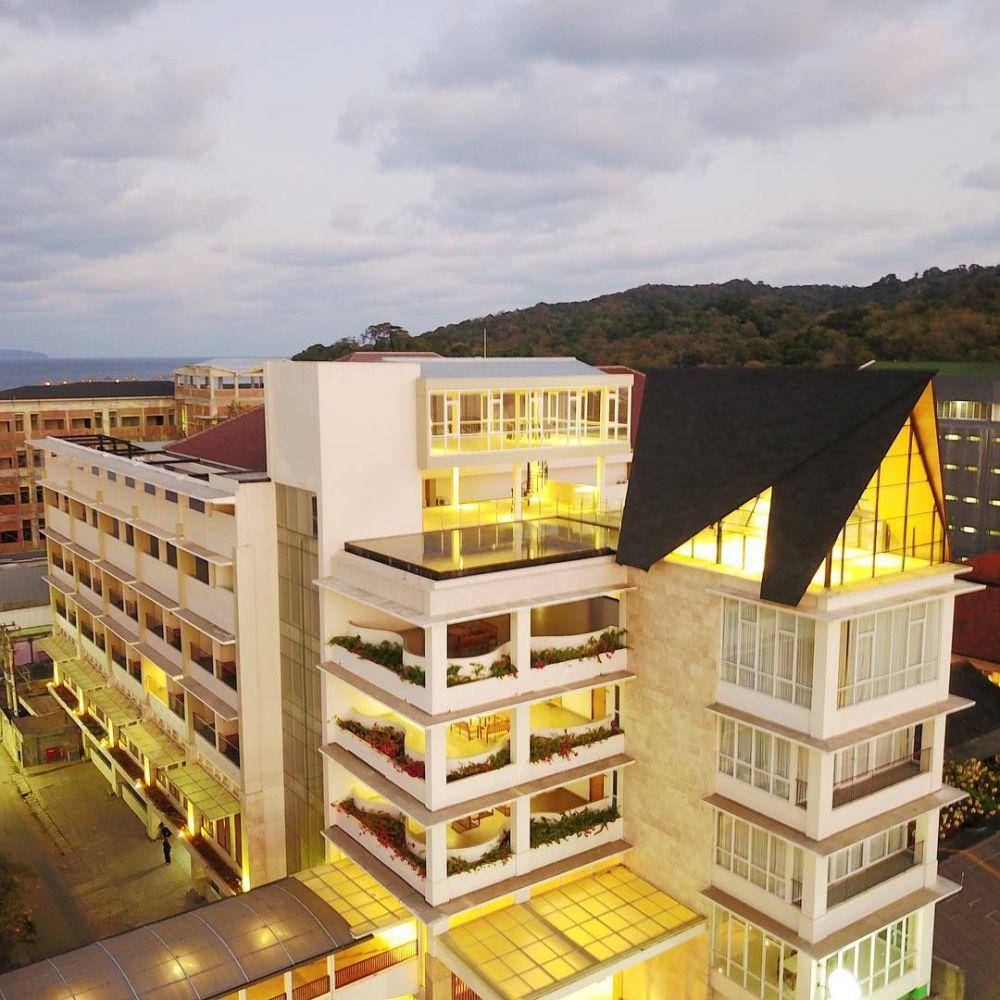 instagram/lautbiruhotel