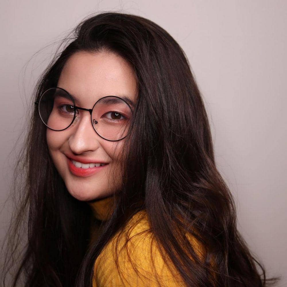 instagram.com/stephaniepoetri