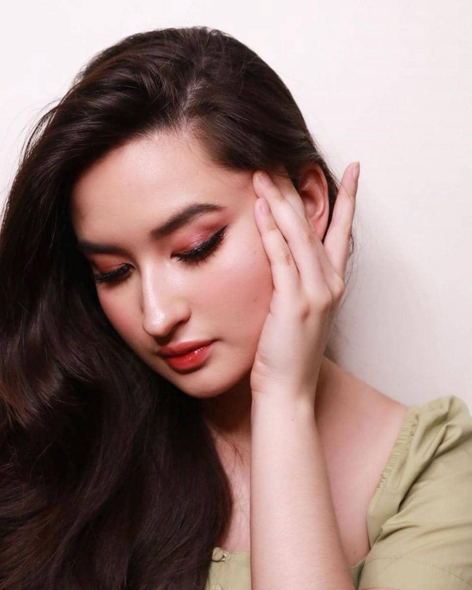 instagram.com/stephaniepoetri