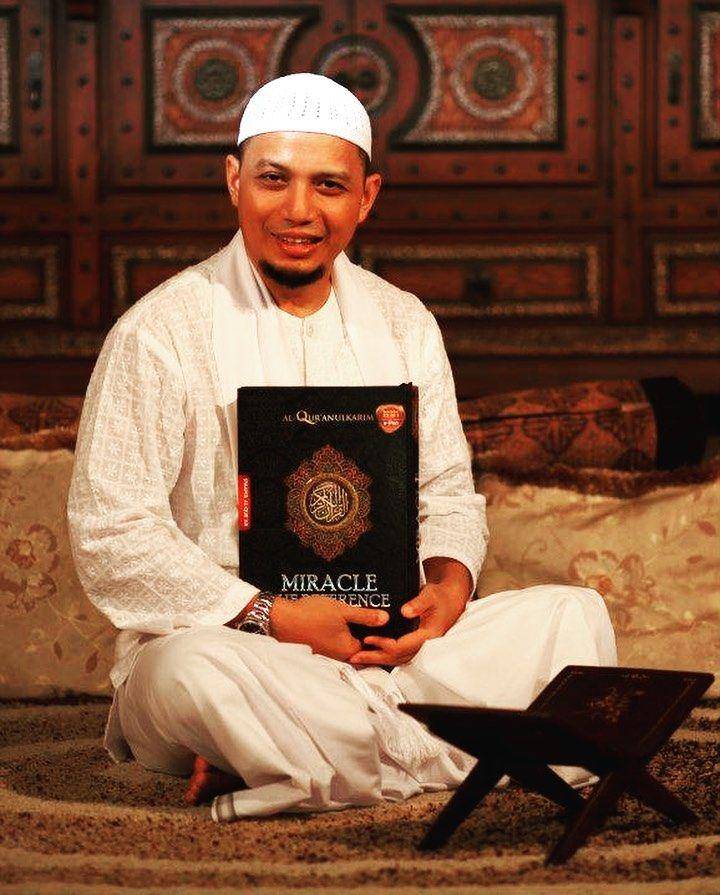 Instagram/@kh_m_arifin_ilham
