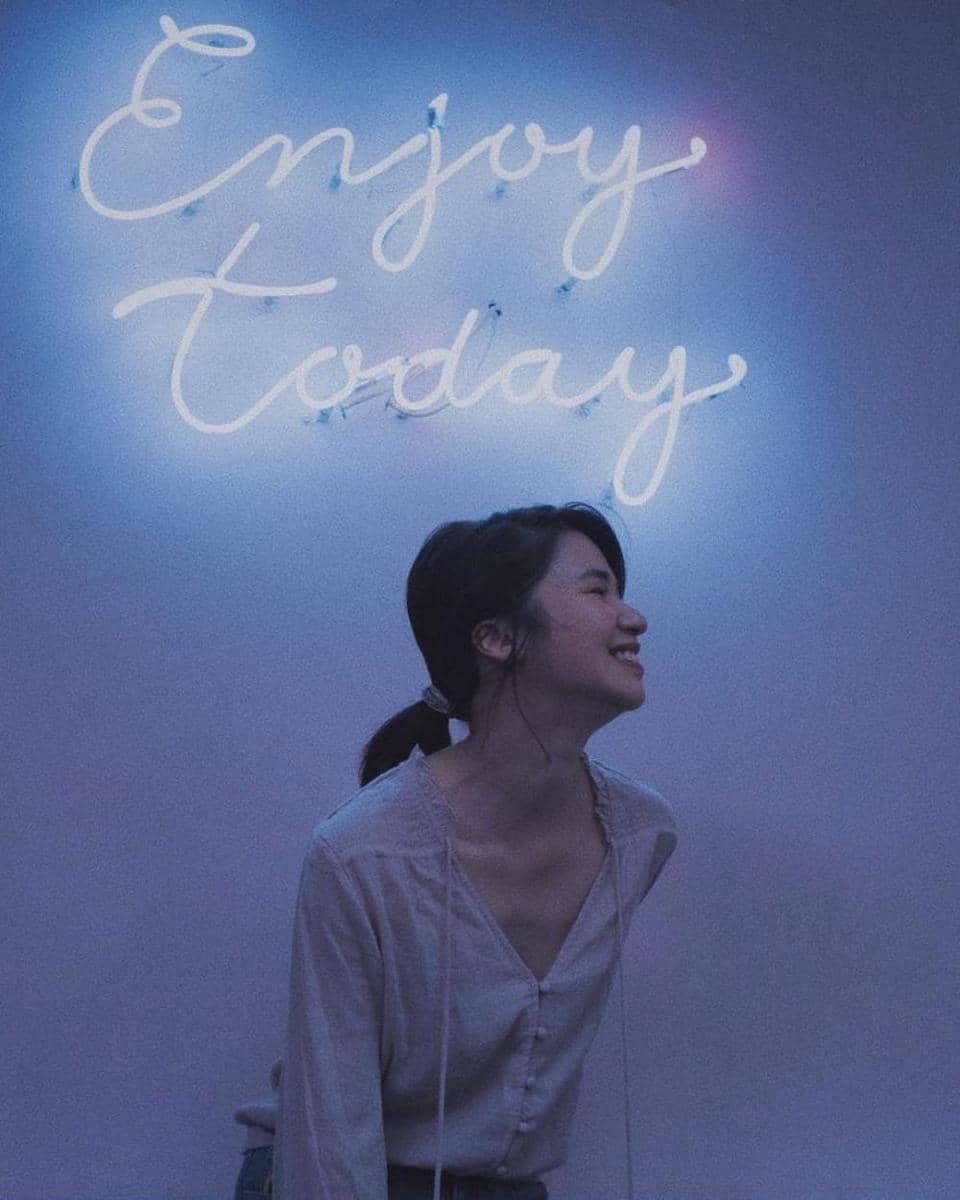 instagram.com/laurabas