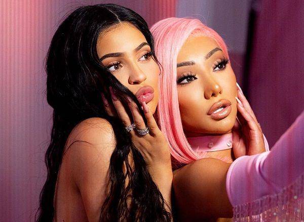 instagram.com/kyliejenner