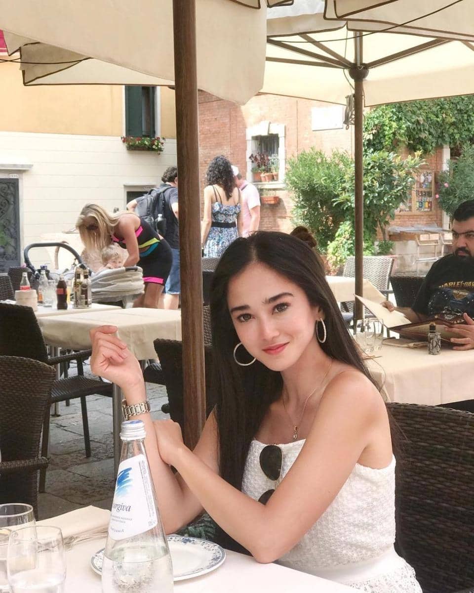 instagram.com/natasharatulangi