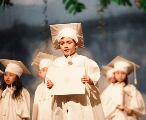 instagram.com/carissa_puteri