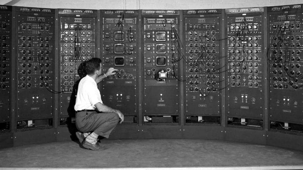 7 Superkomputer Raksasa yang Nyatanya Tidak Lebih Kuat dari Smartphone