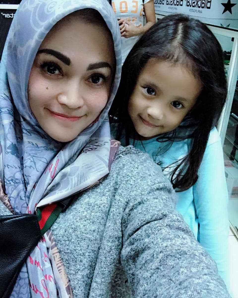 instagram.com/regina_irawan03