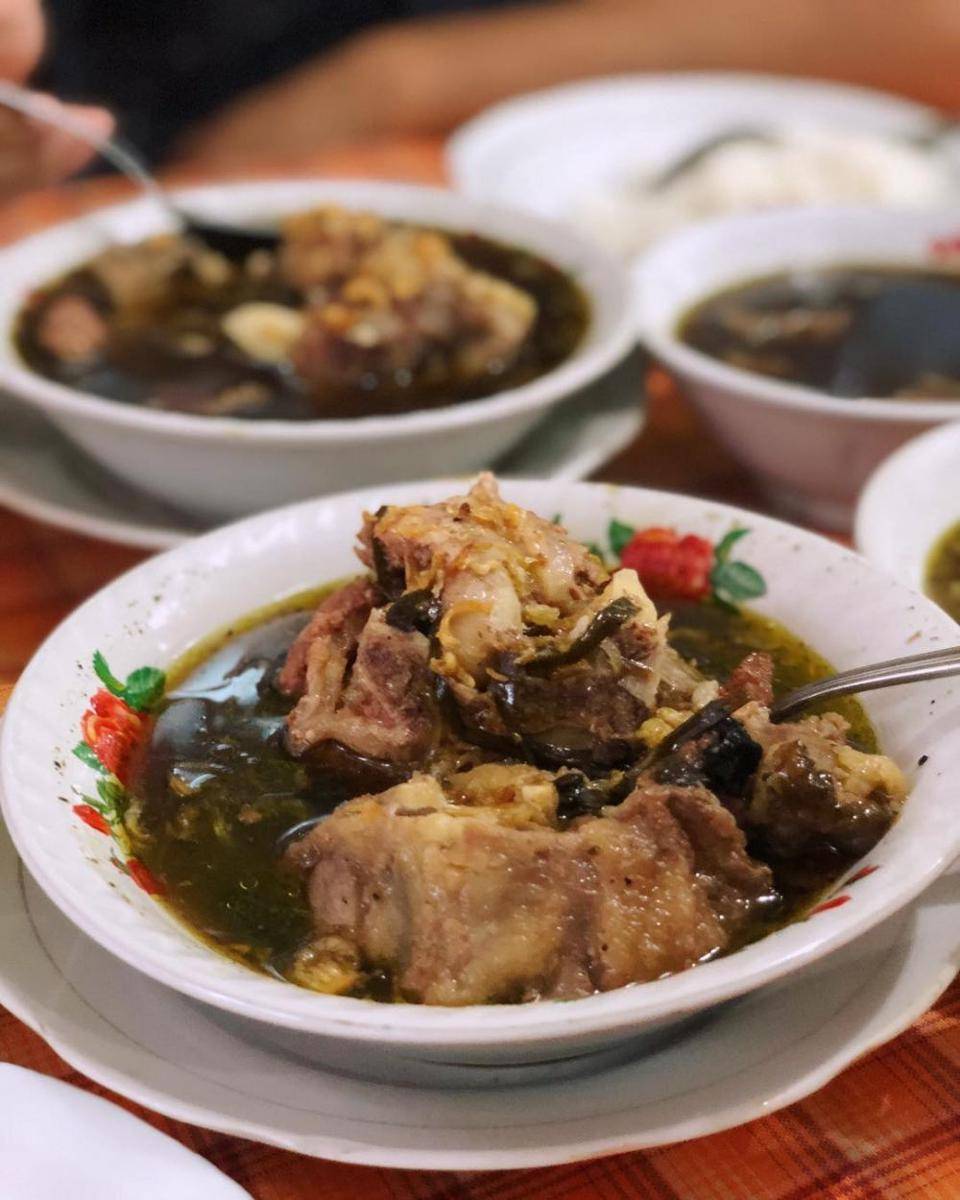 instagram.com/umieats