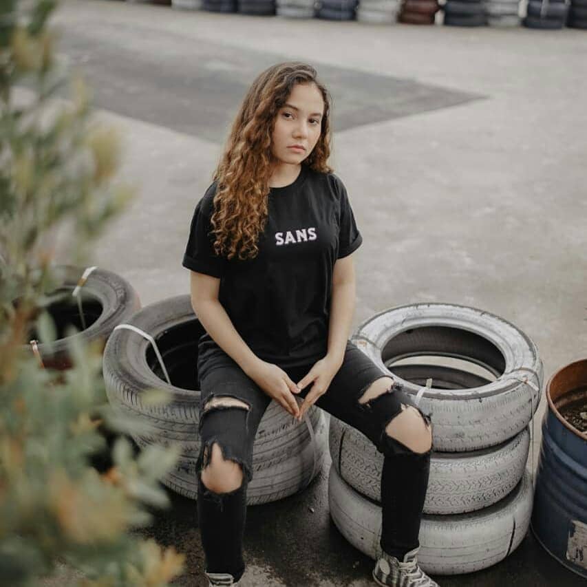 instagram.com/larasati.nugroho