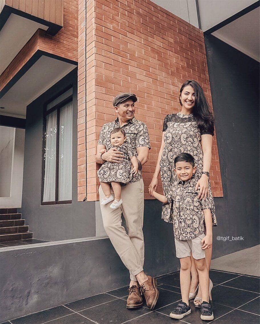 instagram.com/mrssharena