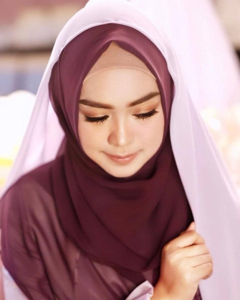 instagram.com/riaricis1795