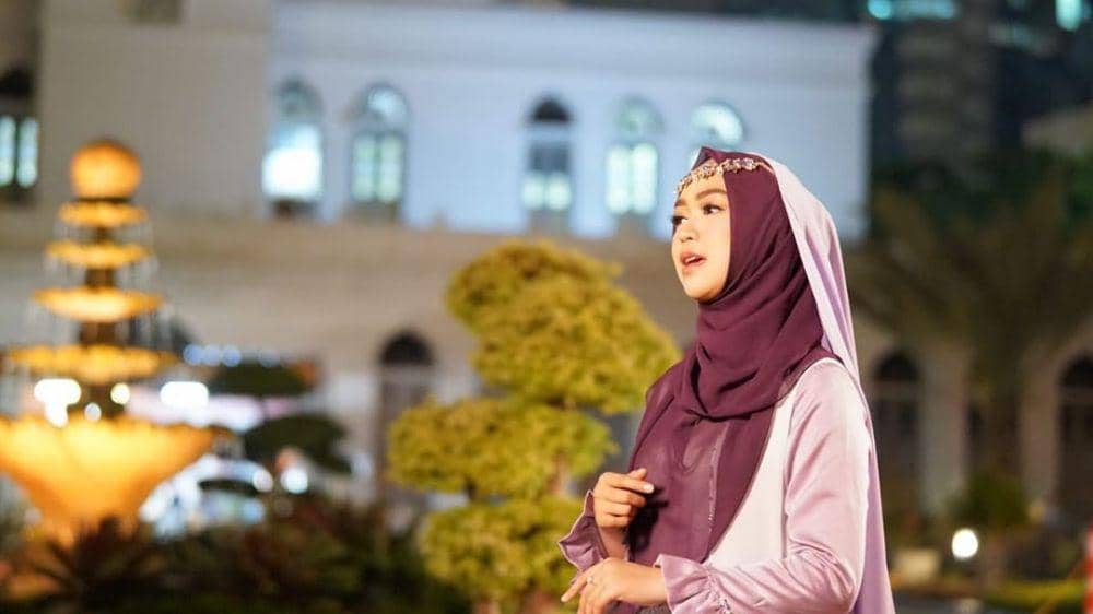 Instagram.com/riaricis1795