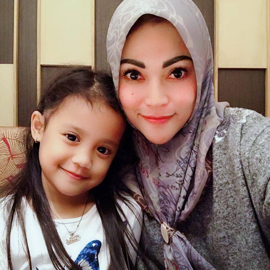 instagram.com/regina_irawan03