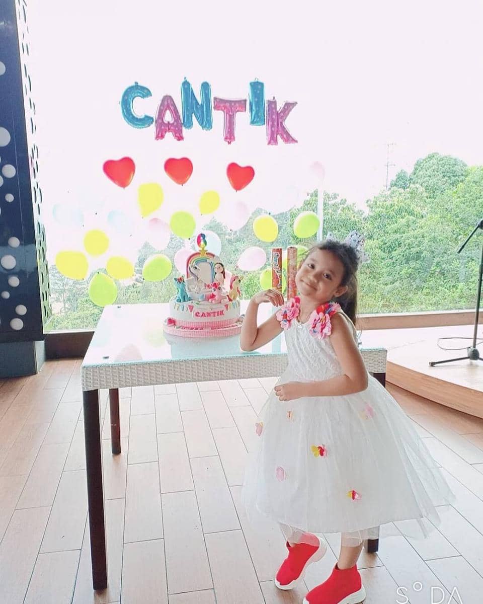 instagram.com/cantik_vht