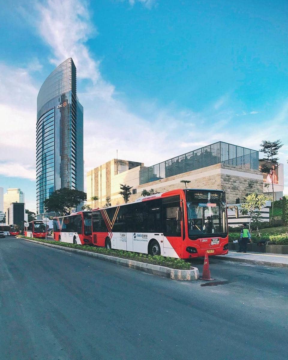 instagram.com/khresna