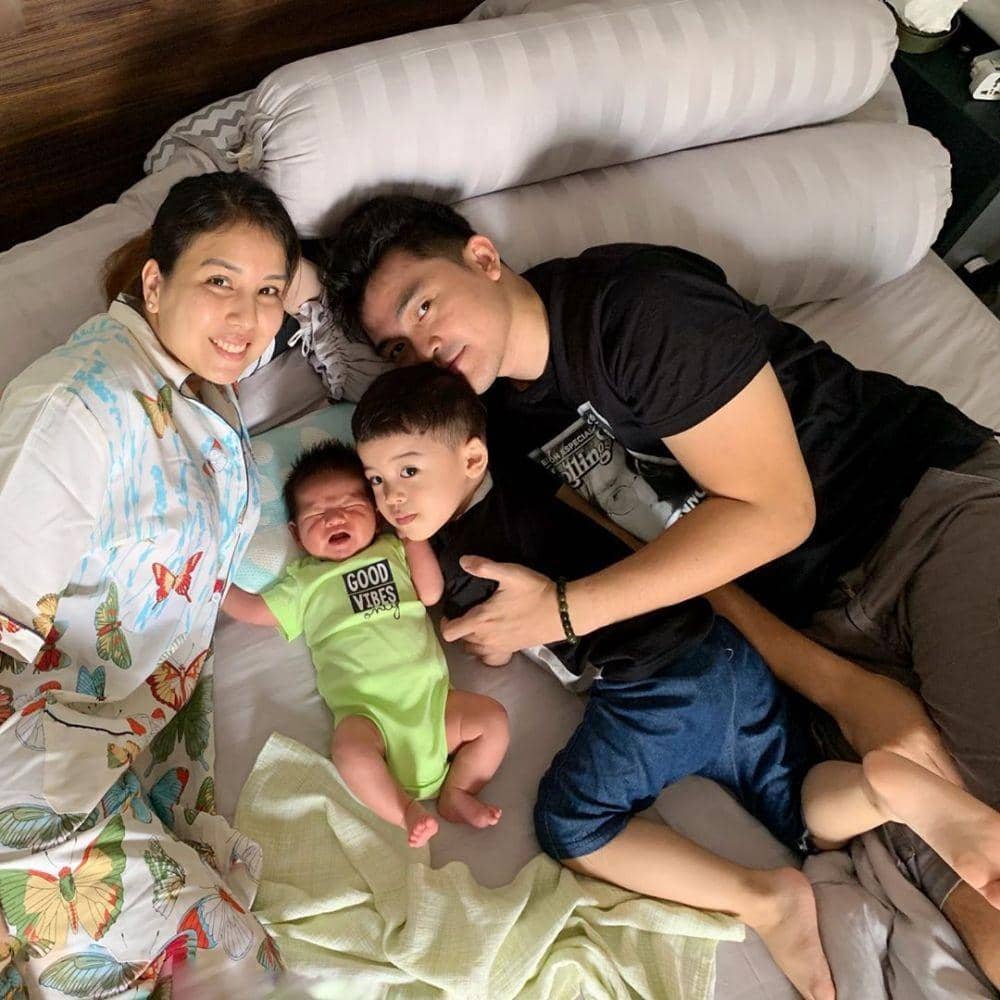 instagram.com/tya_ariestya