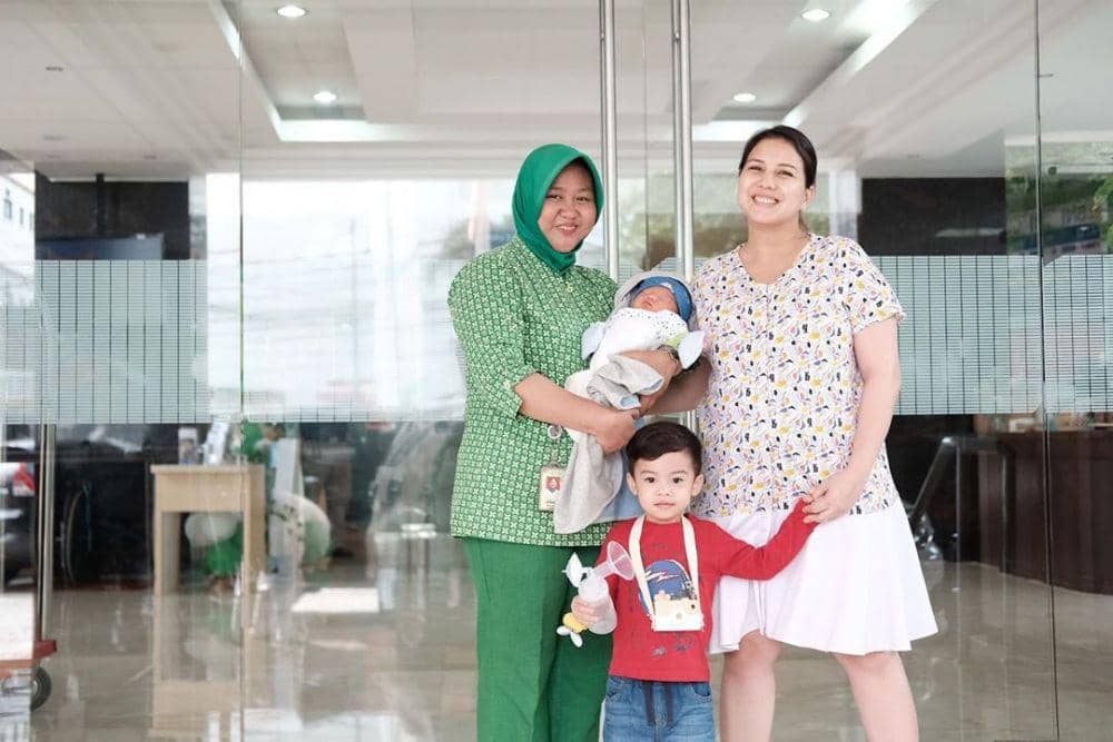 instagram.com/tya_ariestya