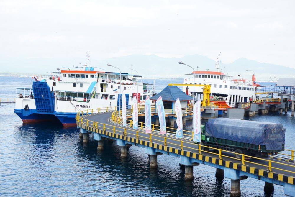Suasana Pelabuan Ketapang, Banyuwangi, Rabu pagi (1/1). (IDN Times/Mohamad Ulil Albab)