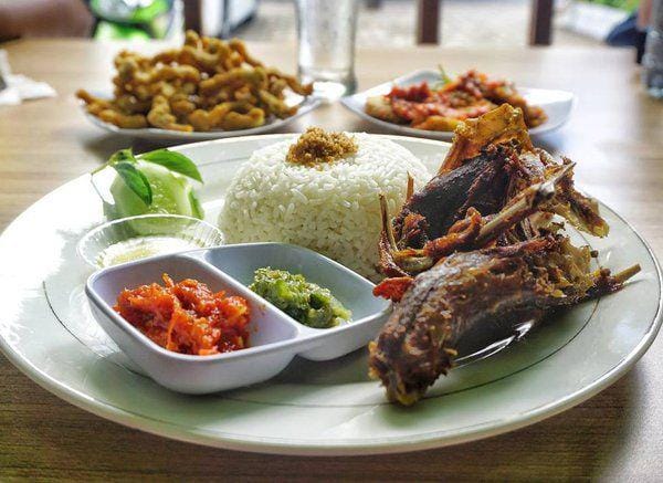 hobimakanbanyuwangi.com