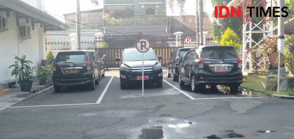 (Ilustrasi mobil dinas) IDN Times/Daruwaskita