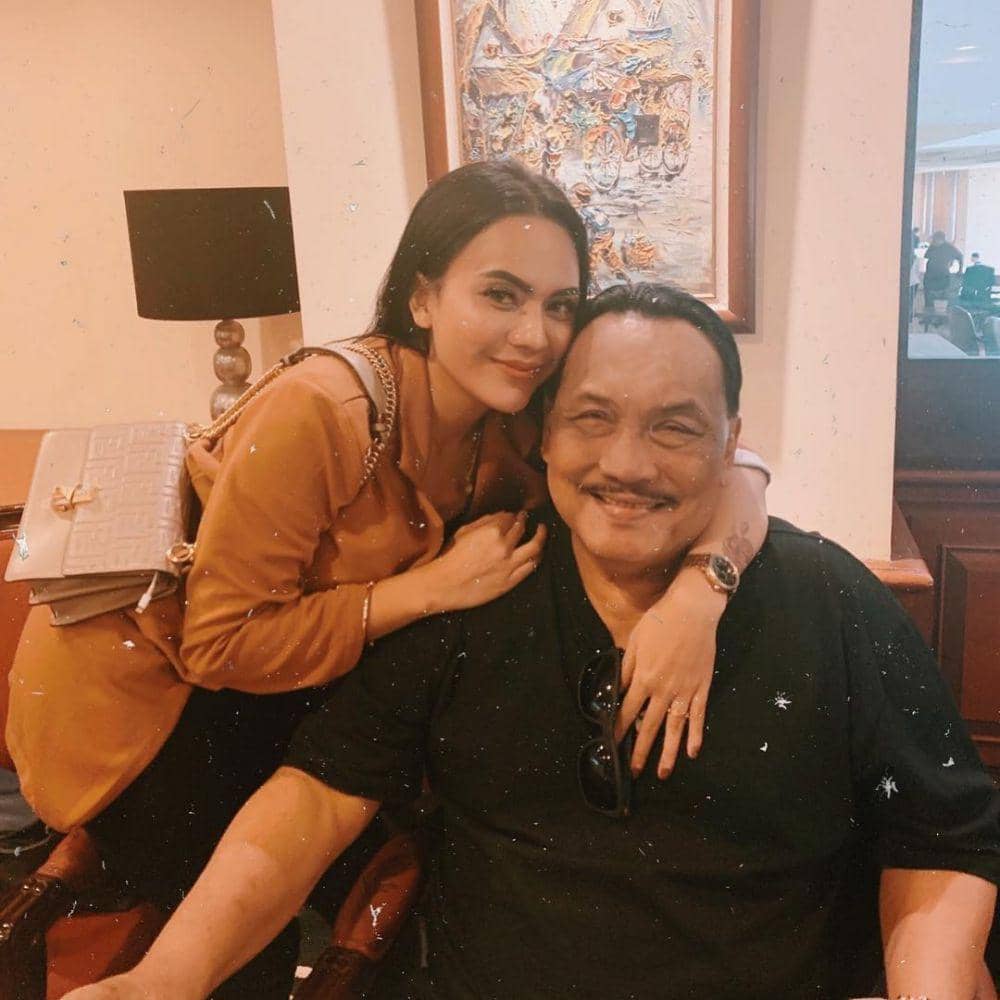 instagram.com/anggitasari612