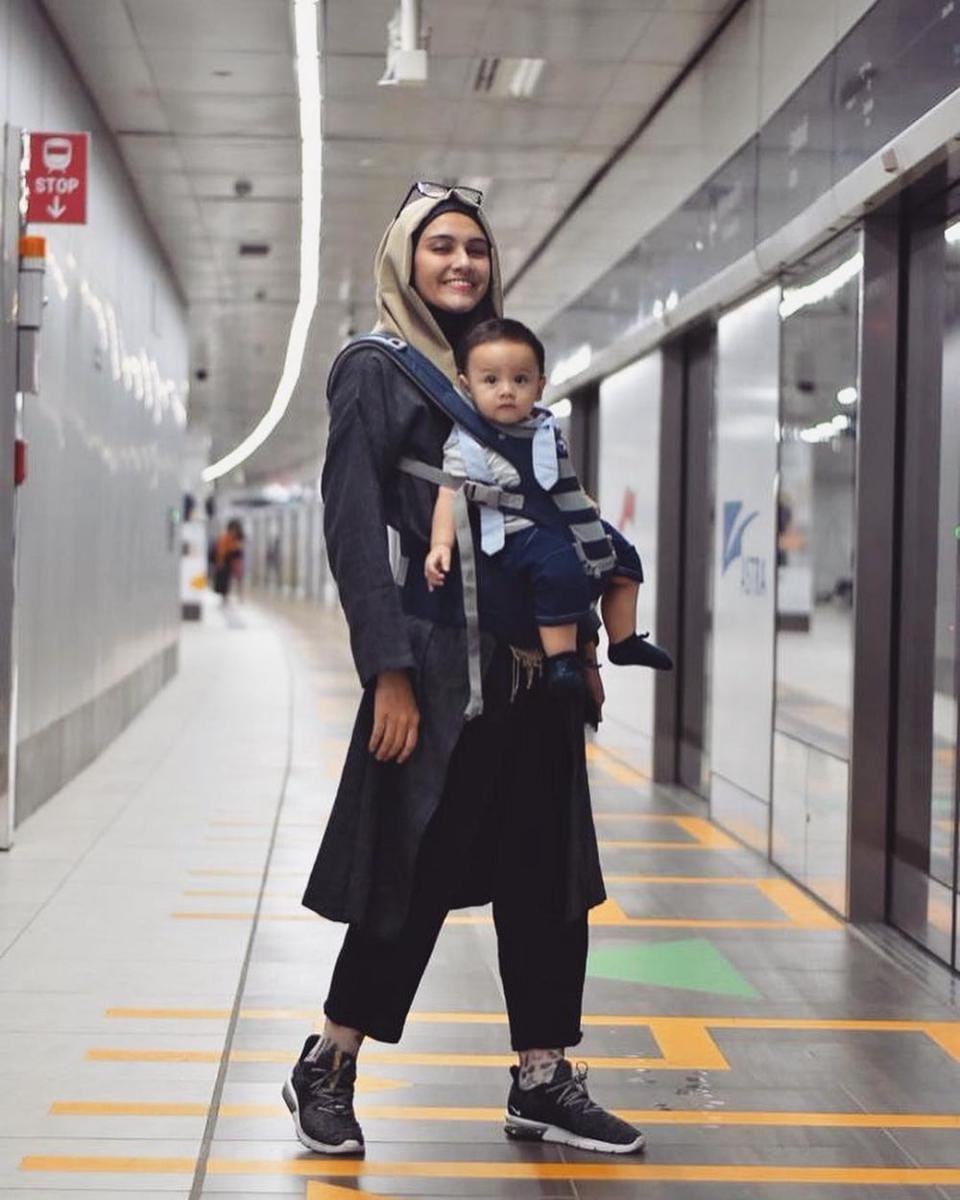 instagram.com/zeezeeshahab