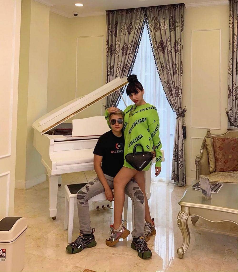 instagram.com/lucintaluna