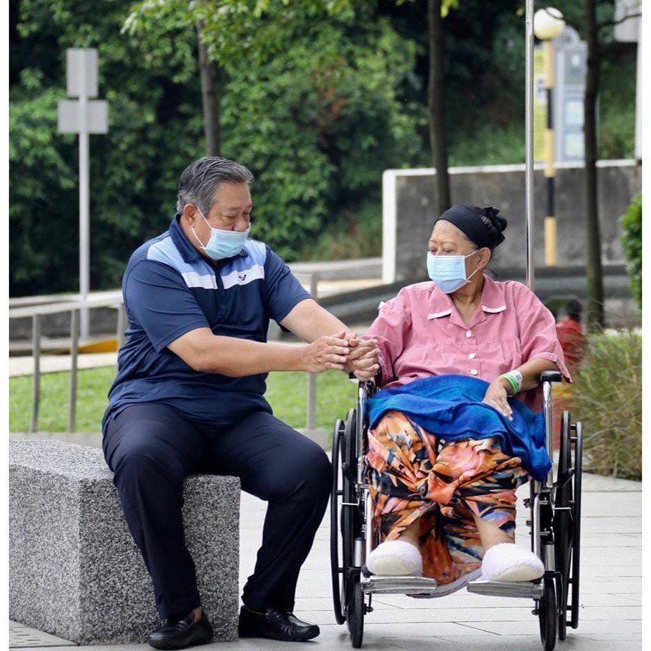 Instagram.com/aniyudhoyono