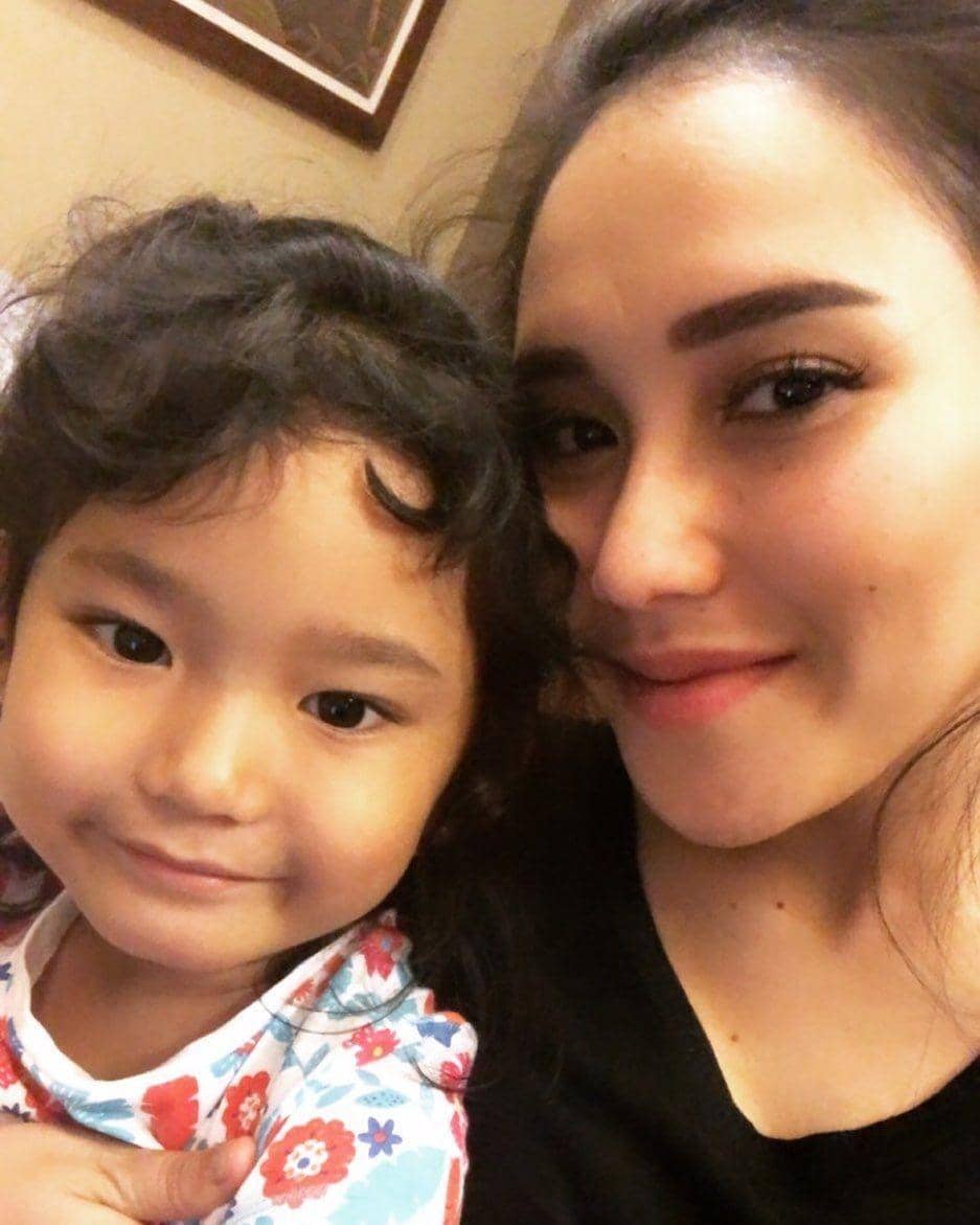 instagram.com/ayutingting92