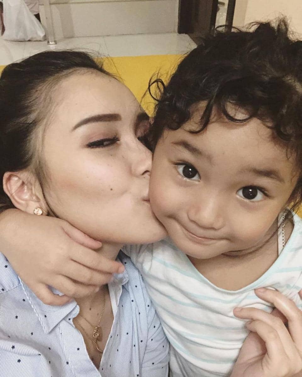 instagram.com/ayutingting92