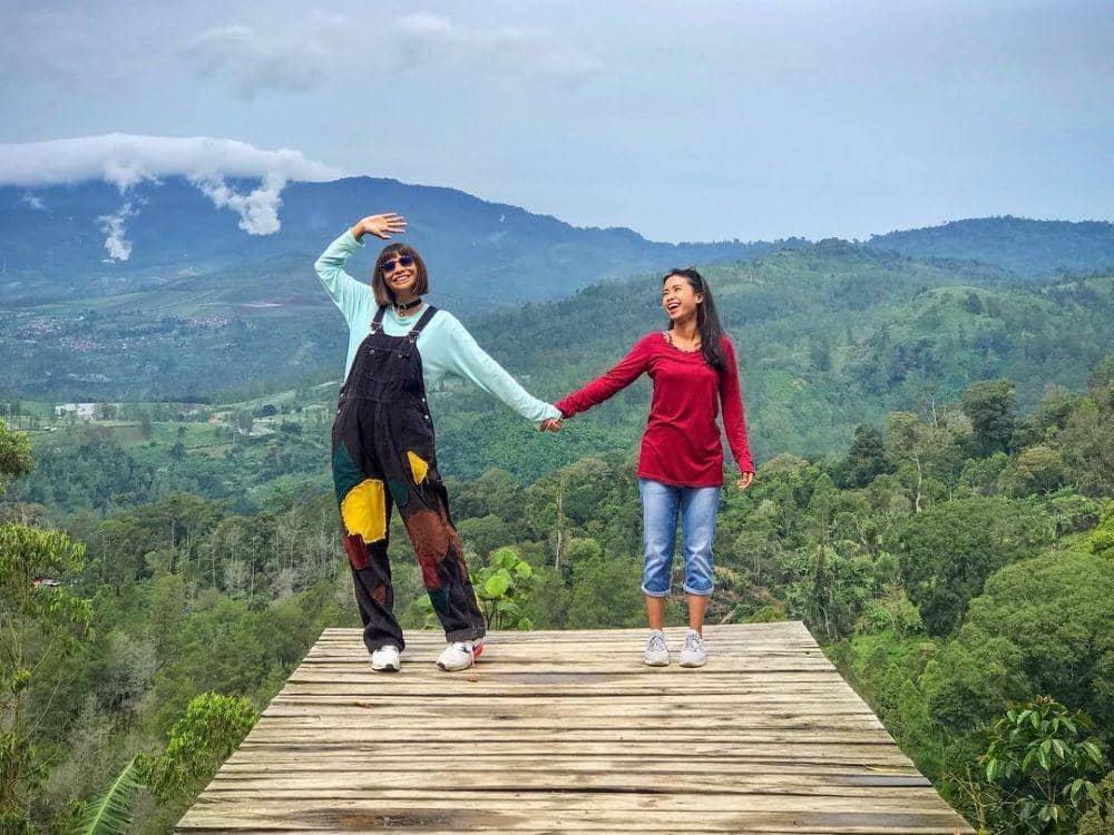 Instagram/ayyarenita93