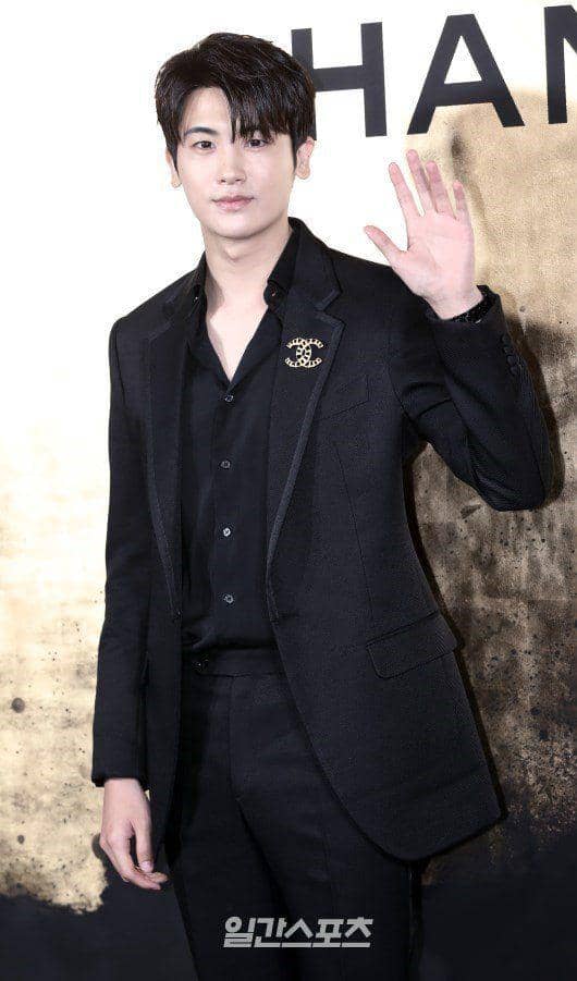 twitter.com/daisybloom23