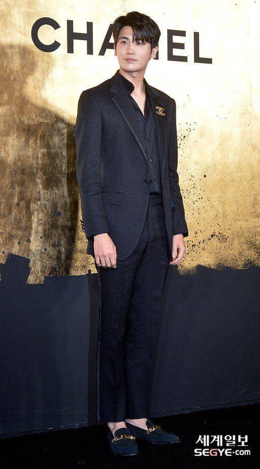 twitter.com/daisybloom23