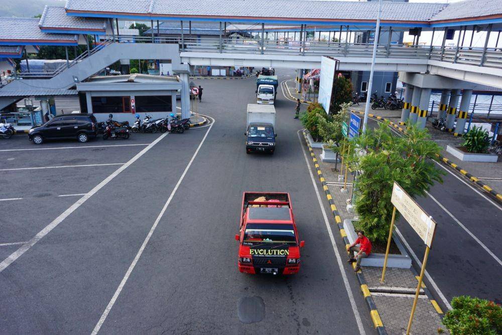 Suasana Pelabuan Ketapang, Banyuwangi, Rabu pagi (1/1). (IDN Times/Mohamad Ulil Albab IDN Times/Mohamad Ulil Albab)