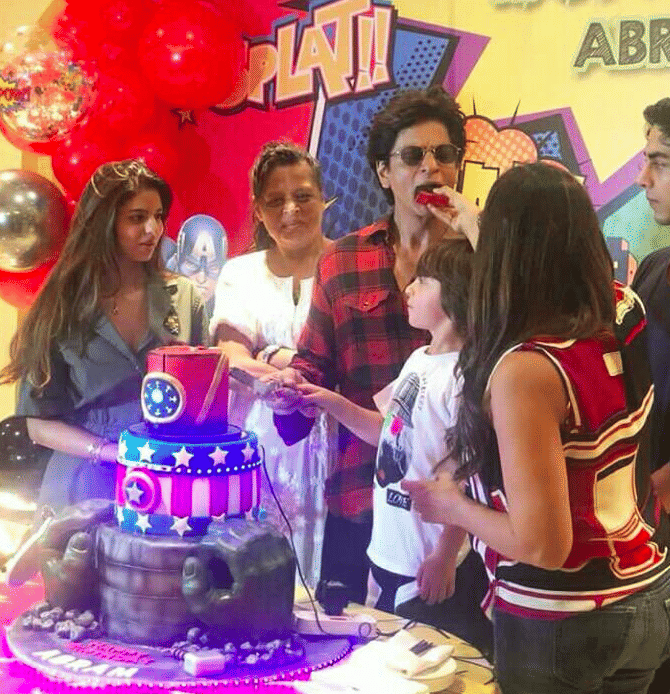 twitter.com/SRKUniverse